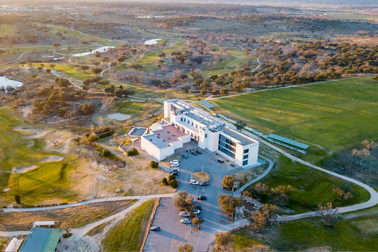 Hospedium Hotel Valles De Gredos Golf Talayuela Extérieur photo