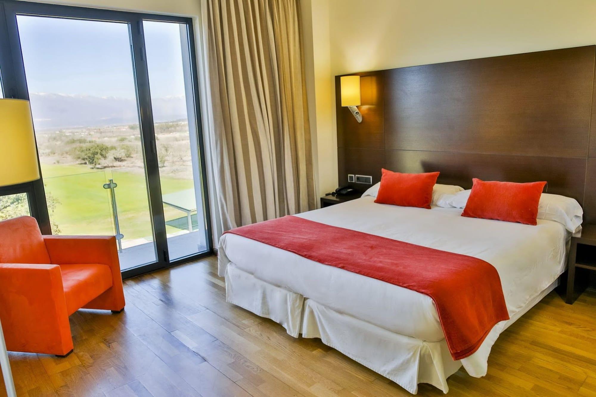 Hospedium Hotel Valles De Gredos Golf Talayuela Extérieur photo