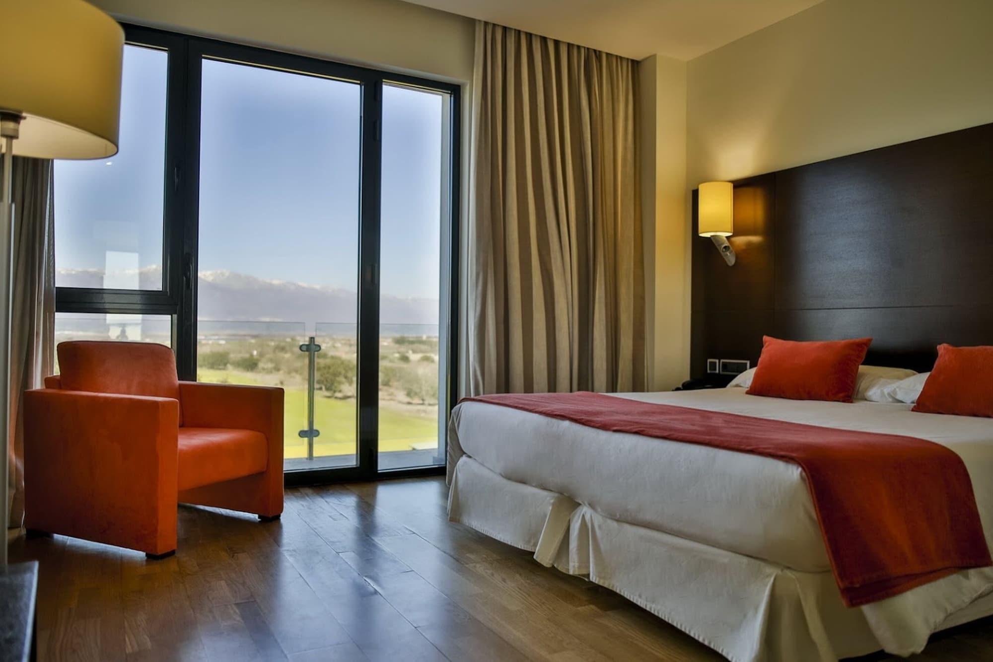 Hospedium Hotel Valles De Gredos Golf Talayuela Extérieur photo
