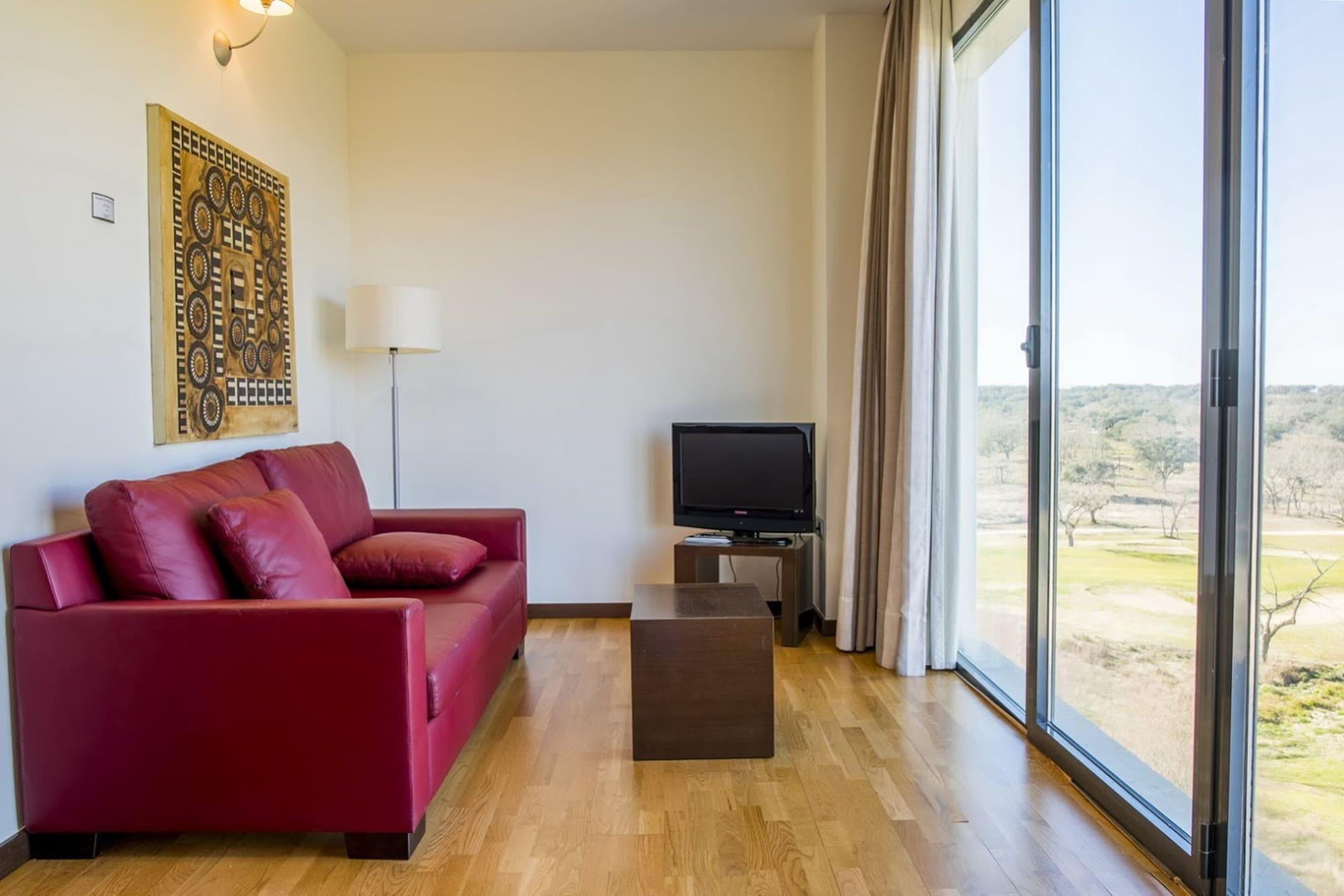 Hospedium Hotel Valles De Gredos Golf Talayuela Extérieur photo