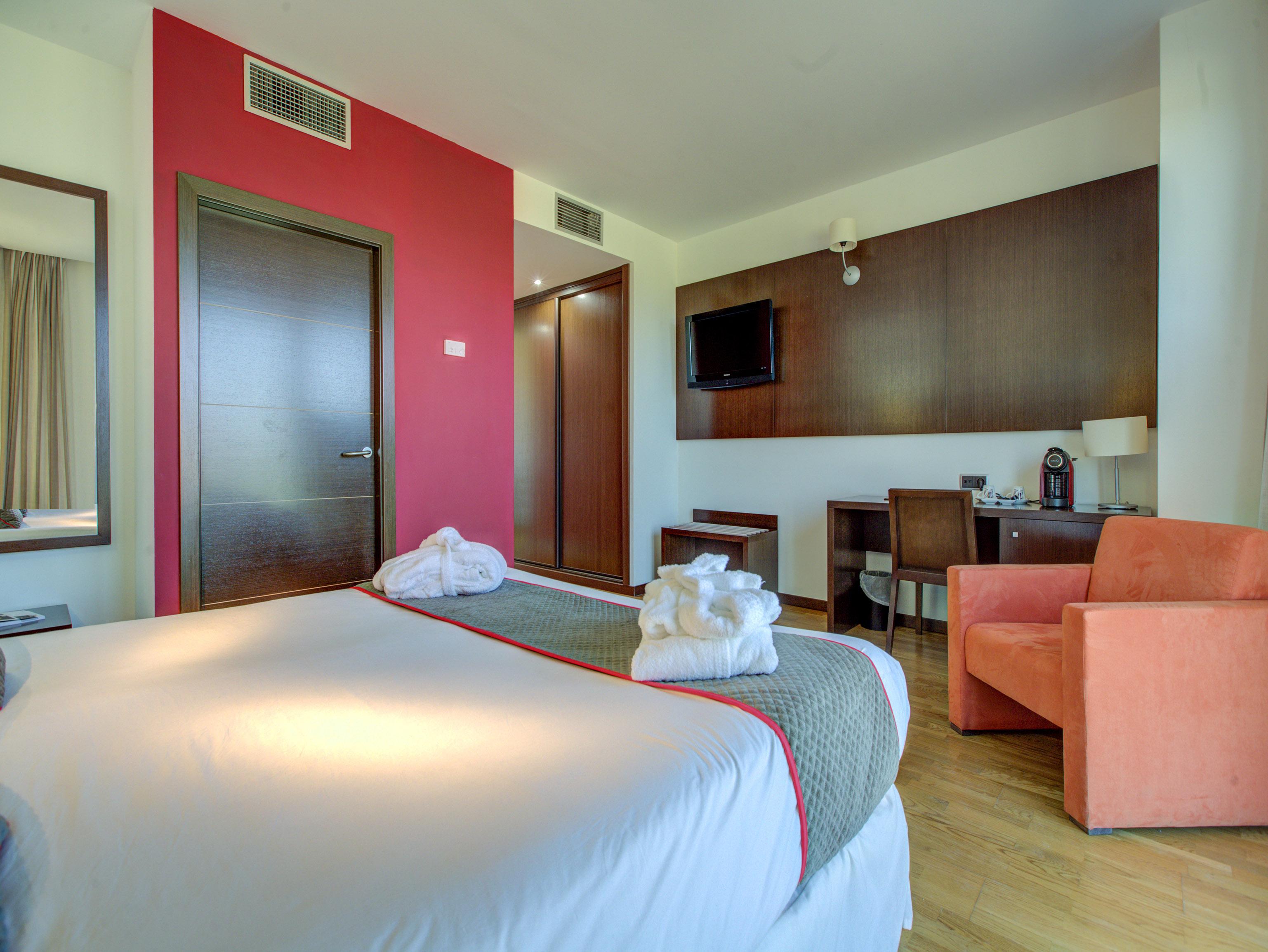 Hospedium Hotel Valles De Gredos Golf Talayuela Extérieur photo