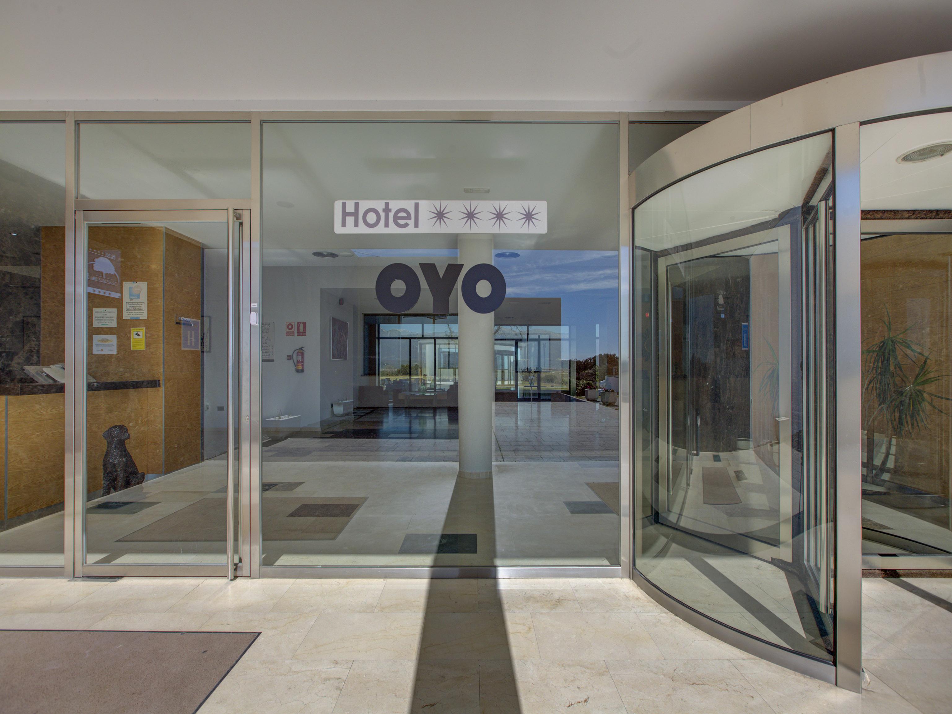 Hospedium Hotel Valles De Gredos Golf Talayuela Extérieur photo