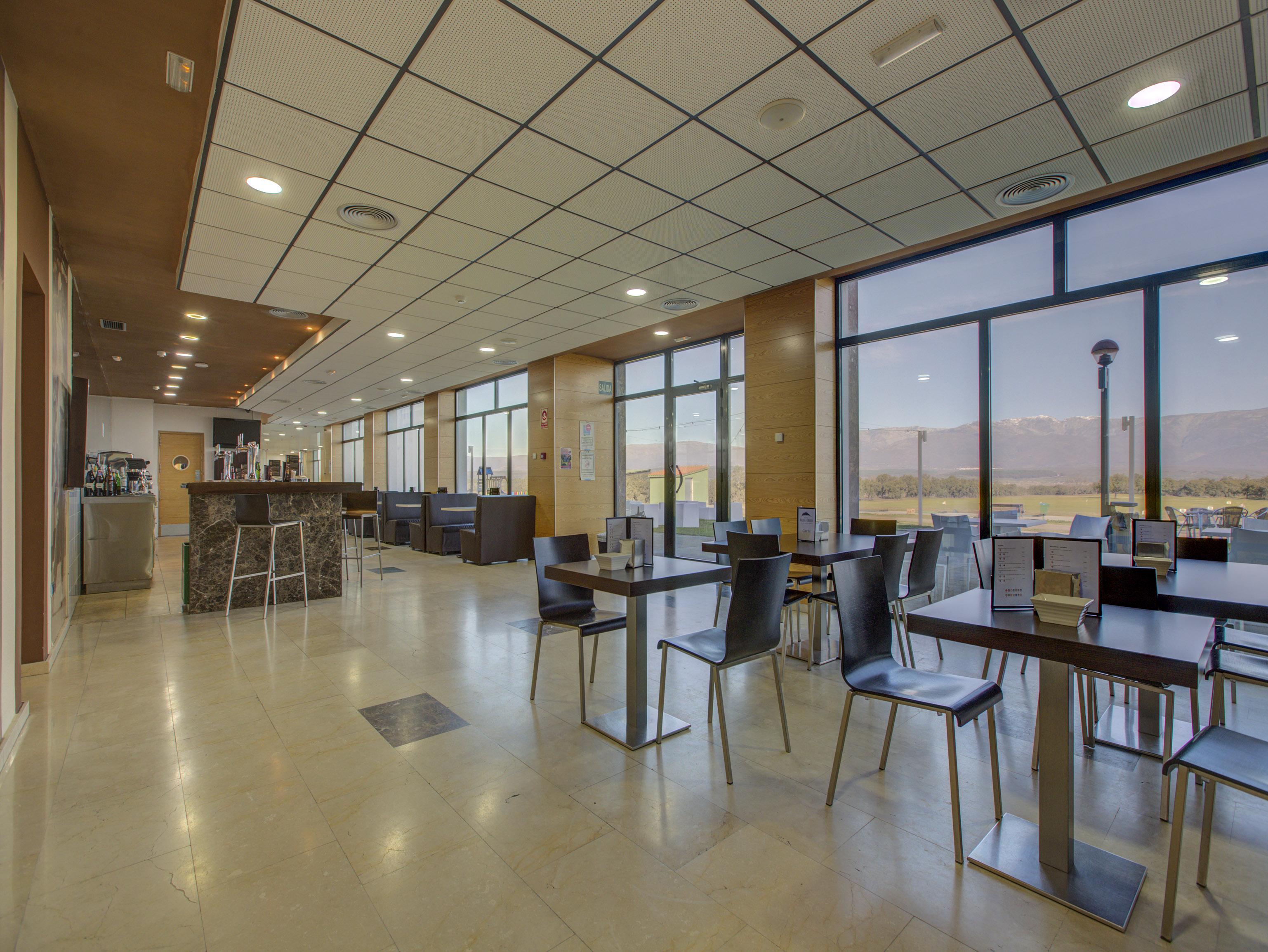 Hospedium Hotel Valles De Gredos Golf Talayuela Extérieur photo