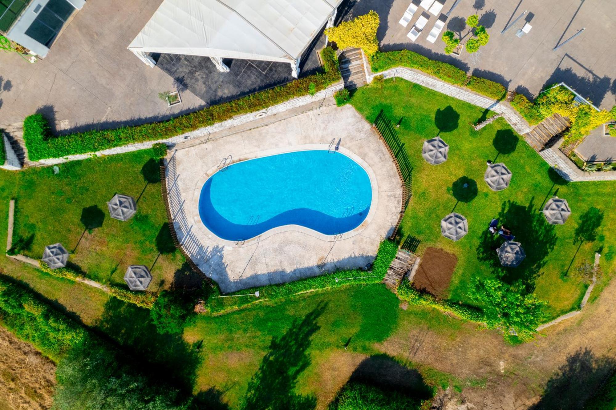 Hospedium Hotel Valles De Gredos Golf Talayuela Extérieur photo