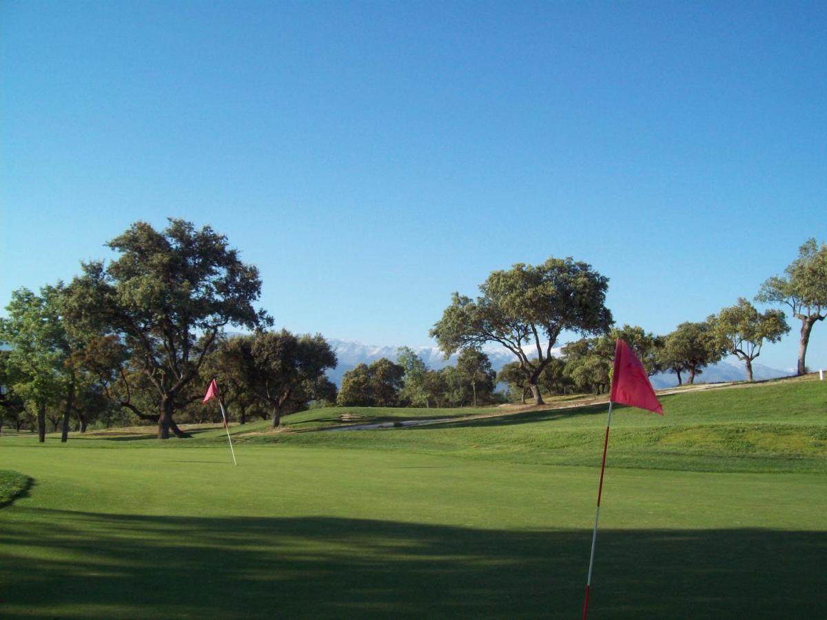 Hospedium Hotel Valles De Gredos Golf Talayuela Extérieur photo
